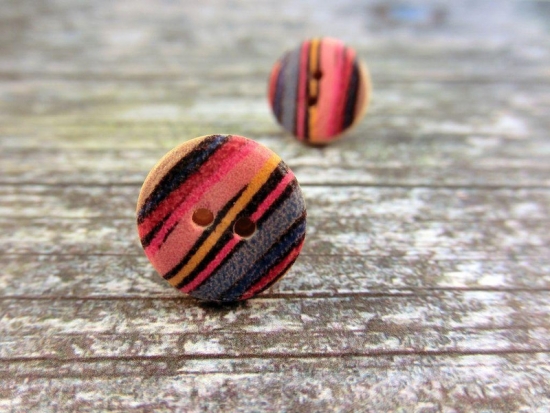 Preview: Ohrstecker Holzknöpfe Streifen Zebra